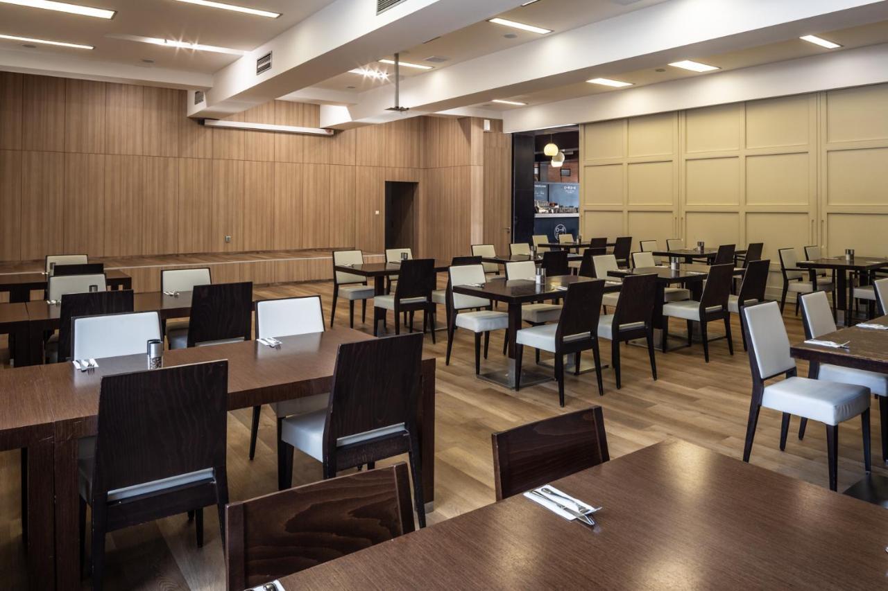 Orea Resort Devet Skal Vysocina Снежне Экстерьер фото